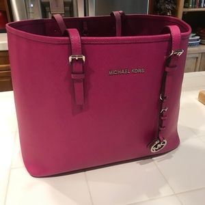 Michael Kors Jet Set Travel Tote Fuschia Pink